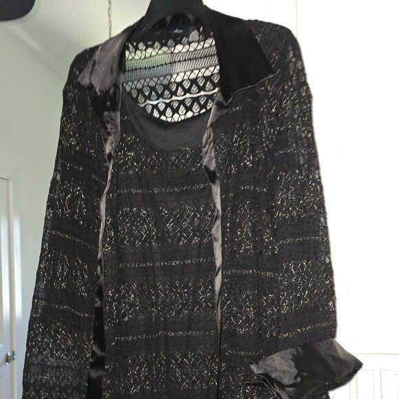 Elegant Black Lace Java Woman’s Top – Size 4X, Gently Worn - Picture 1 of 3